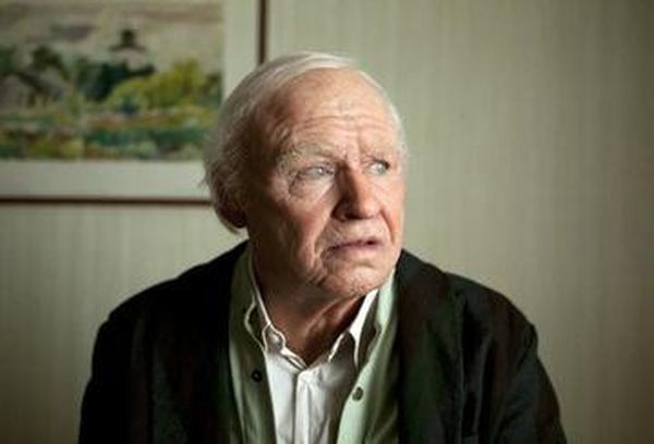 The 100 Year Old Man Who Climbed Out of the Window and Disappeared
