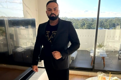 Suspected bikie targeted in Sydney shooting, police say