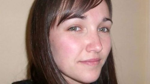 Jenoa Sutton a été retrouvée morte dans la baignoire de sa maison à Lithgow, NSW en 2012.