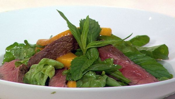 Beef & mango salad