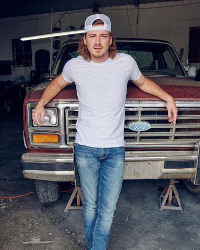 Morgan Wallen issues video apology.