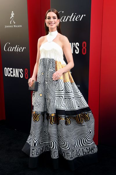 Anne Hathaway&nbsp;in John Paul Gaultier at the New York City premiere of <em>Oceans 8</em>