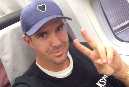 Cricketer Kevin Pietersen furious Qantas lounge toed the line over thong ban