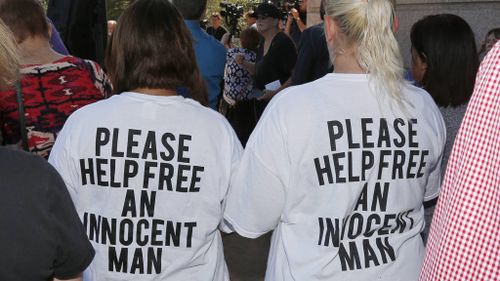 People have rallied to stop the execution of Richard Glossip. (AAP)