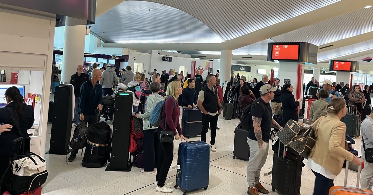 I problemi di rifornimento sono stati risolti all’aeroporto di Perth dopo che dozzine di voli sono stati cancellati