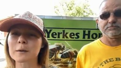 Couple calls in beekeeper to remove bees from walls of home