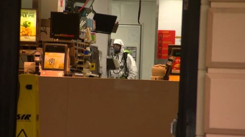 The substance has been handed over to police forensics for examination. (9NEWS)