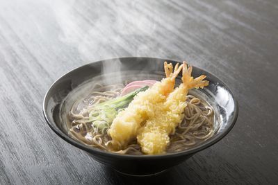 Japan: Eating soba noodles