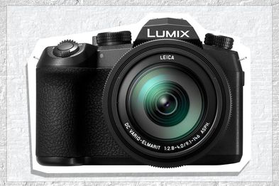 9PR: Lumix Camera