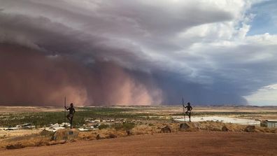 Tempête de poussière Pilbara ouest de l'Australie 