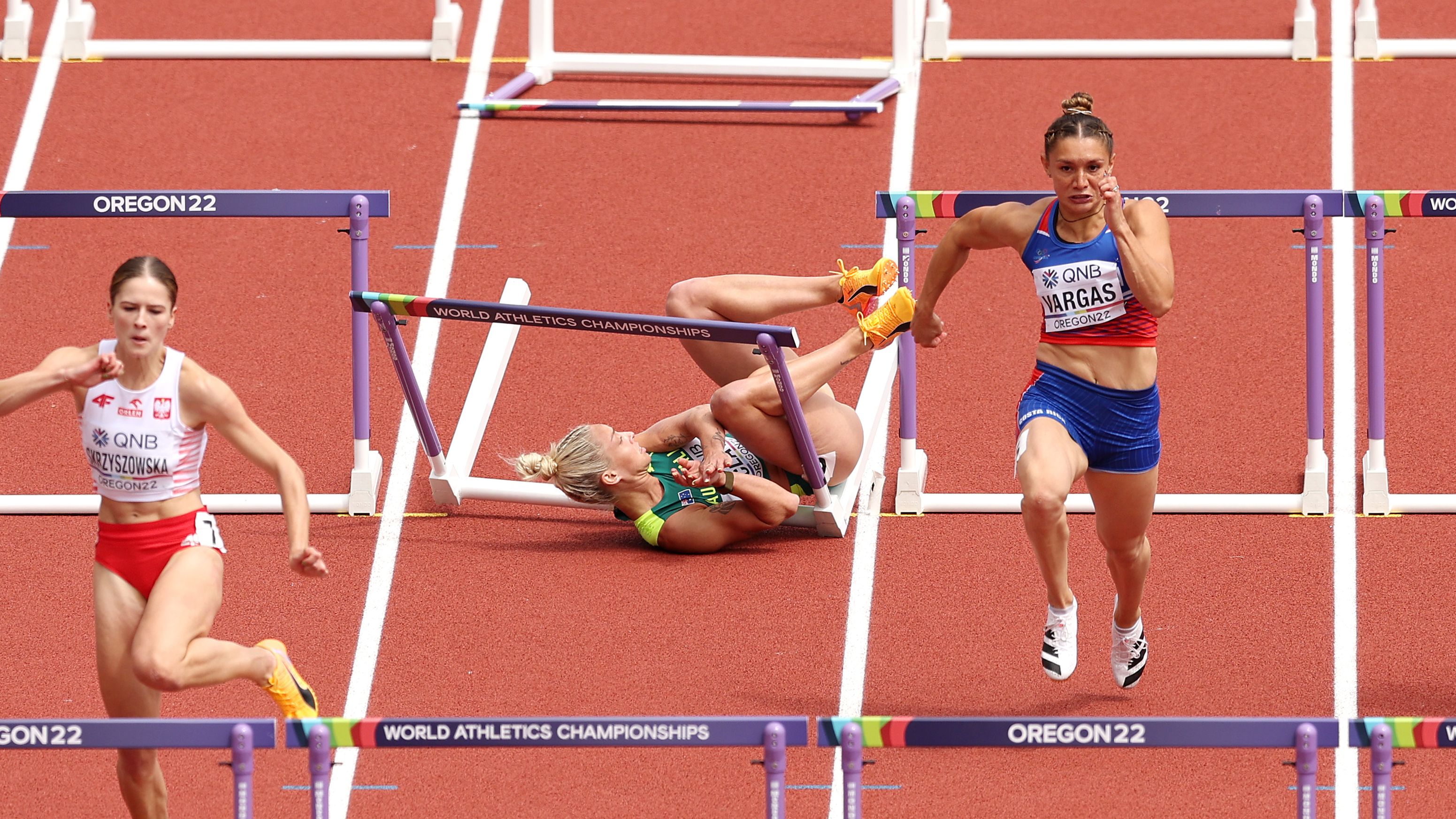 Australian hurdler Liz Clay likely to miss Commonwealth Games after heavy fall during world champs heat