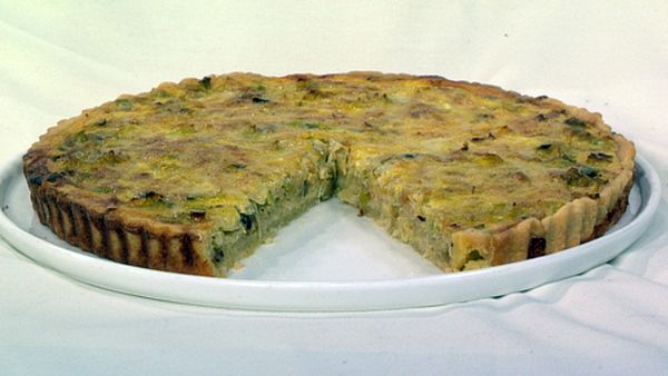 Leek and gruyere tart