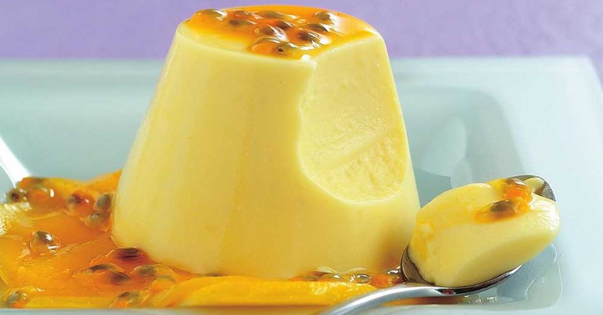 Passionfruit panna cotta with mango - 9Kitchen