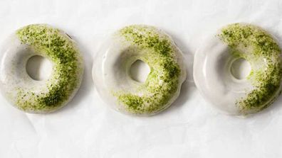 Matcha baked donuts