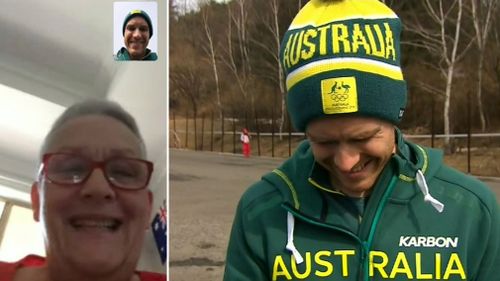 David Morris chats with mum Margaret. (9NEWS)