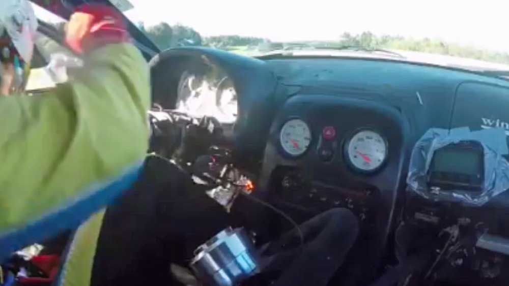Motorsport: Quick-thinking driver saves himself from inferno