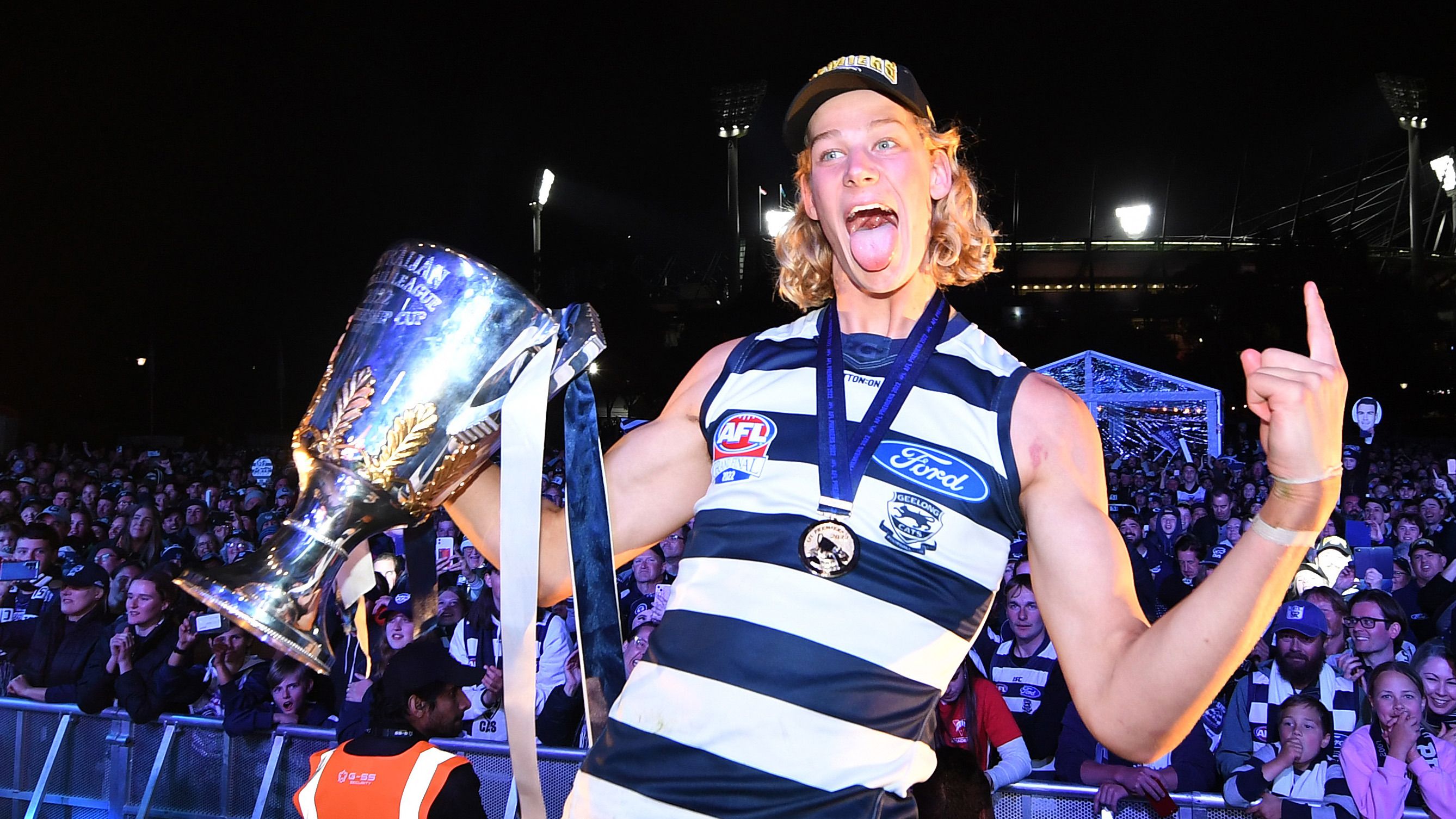 Rising star re-commits to Geelong in another coup for AFL premiers