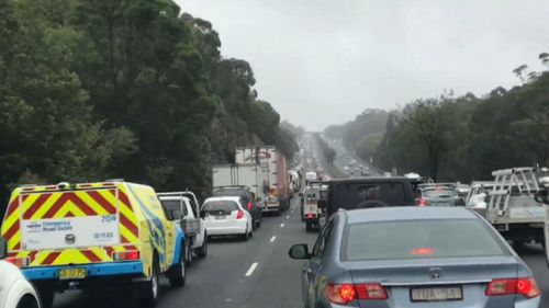 Traffic is continuing to crawl along the motorway. (9NEWS)