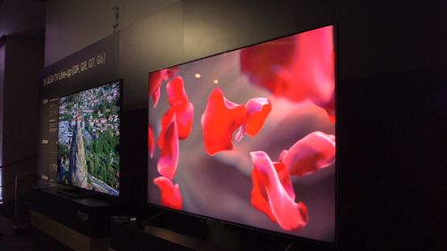 Samsung have focused on size, appearance and simplicity with their 2018 TVs. (9NEWS)