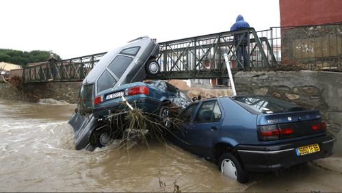 Five dead, 3000 flee homes in worst French floods in decade