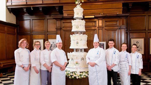 Queen's wedding cake