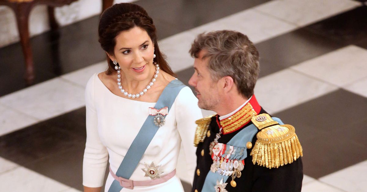 Princess Mary wears recycled gown for diplomatic corps Danish royals ...