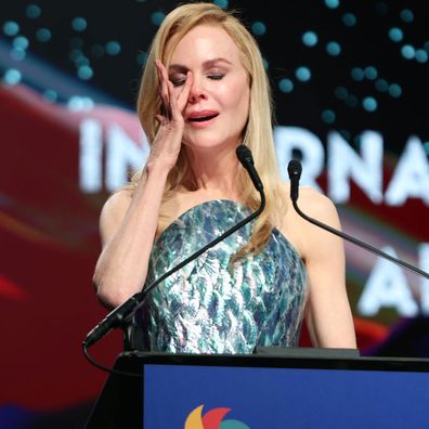 PALM SPRINGS, CALIFORNIA - 03 JANUARI: Nicole Kidman menerima Penghargaan Bintang Internasional di atas panggung pada Penghargaan Film Internasional Palm Springs Tahunan ke-36 di Palm Springs Convention Center pada 03 Januari 2025 di Palm Springs, California. (Foto oleh Matt Winkelmeyer/Getty Images untuk Palm Springs International Film Society)