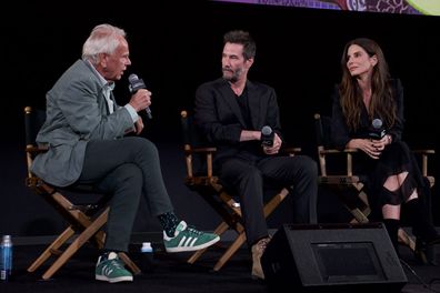 Sandra Bullock Reunites With Keanu Reeves In First Public Appearance ...