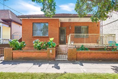 <a href="http://www.realestate.com.au/property-house-nsw-marrickville-124143670" target="_blank">15 Excelsior Parade, Marrickville NSW 2204</a>