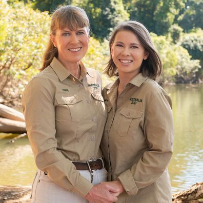 Terri Irwin with daughter Bindi Irwin.