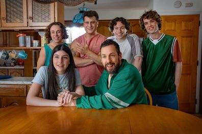 Maxwell Jacob Friedman, Connor Chery, Ethan Kotkoski, Philip Fine Schneider, Sunny Sandler and Adam Sandler in Habi Gilmour 2