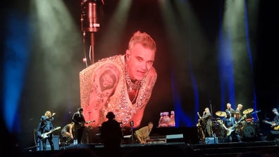 Robbie Williams exhausted, halts mid-concert