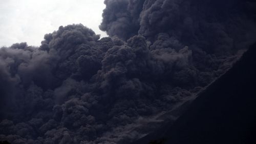 An eruption of  volcano, Volcan de Fuego, has killed at least six people in Guatemala.