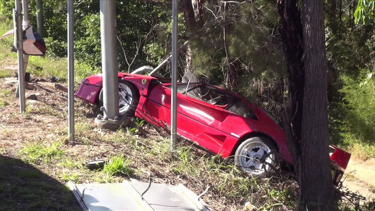 Ferrari f40 crash