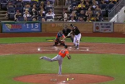 <b>A MLB pitcher has suffered arguably the most sickening blow to the head ever seen in baseball, with the Miami Marlins ace left on the field in a completely dazed state.</b><br/><br/>Dan Jennings was pitching against Pittsburgh when Pirates batter Jordy Mercer smashed the ball back at the mound.<br/><br/>After taking the blow, Jennings is left in a distressing state on the field as worried teammates and rivals watch on. He took no further part in the game with severe concussion.  <br/><br/>Click through to see Jennings' scary reaction and other sickening baseball blows. <br/>