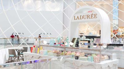 The
new Ladurée outlet is part of a $600 million+ redevelopment
of Chadstone shopping centre in Melbourne's South East, and the arrival of the
macaron boutique has been a much anticipated part of the overhaul, with
Australia's macaron obsession showing no sign of slowing.