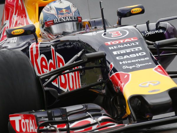 Ricciardo's teammate shaken in huge crash