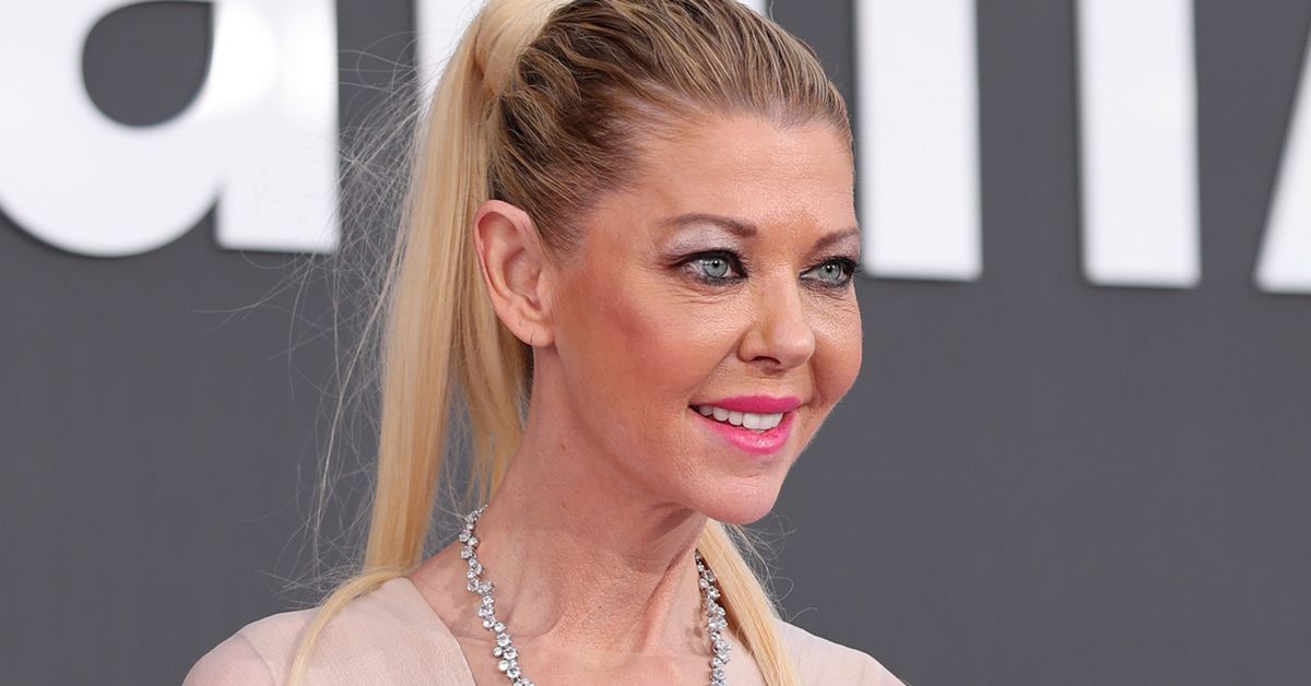 '90s star makes glamorous return six months after hospitalisation