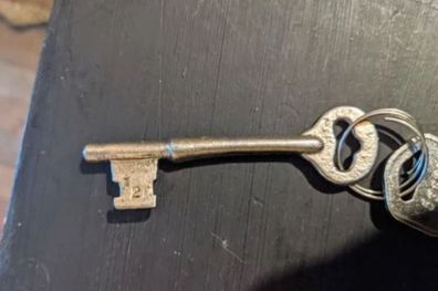 Reddit, house key