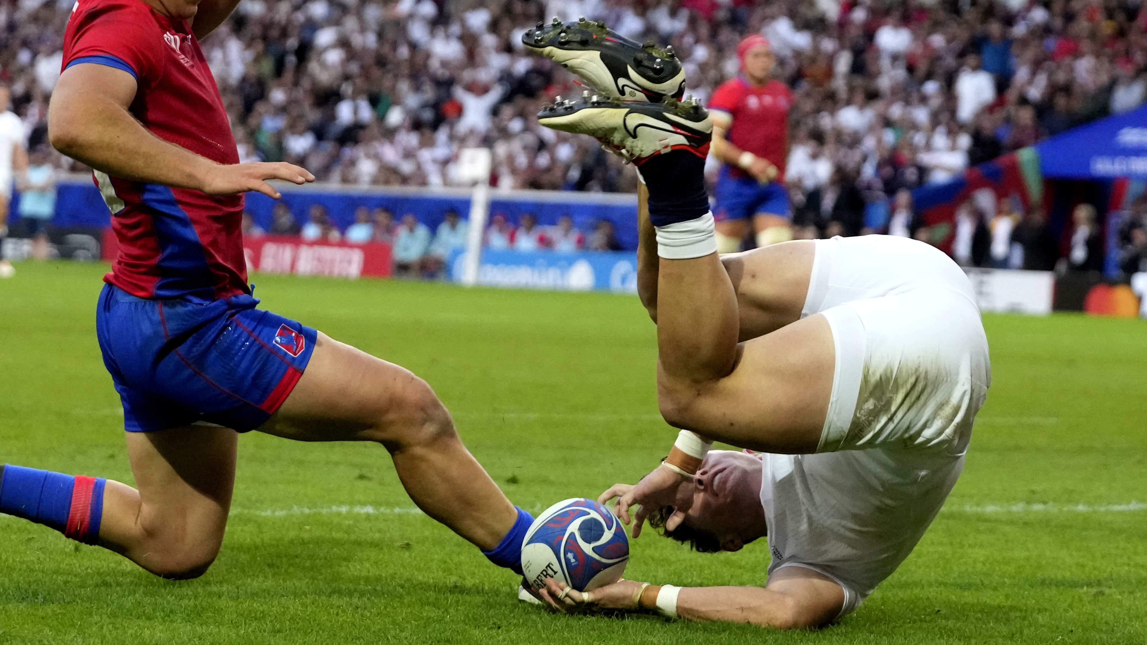 England&#x27;s Henry Arundell scores one of his five tries during the Rugby World Cup against Chile.