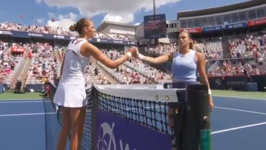 Aryna Sabalenka apologises for questionable handshake after loss in Montreal