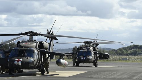 Blackhawk helikopterleri 'Talisman Sabre 23' tatbikatı kapsamında Townsville havaalanında görüntüleniyor.