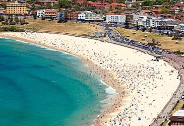 Which sport did Bondi Beach host at the 2000 Olympic Games?