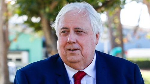 Clive Palmer loses bid to stop criminal charge