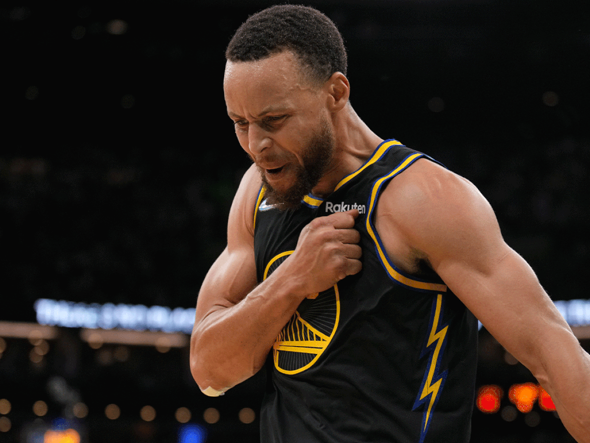 Curry scores 43 to beat Boston, Warriors tie NBA Finals 2-2