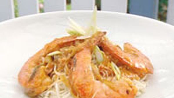 Chilli prawns on long life noodles