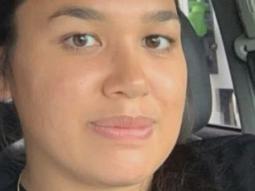 A mother-of-four who police say was killed by her partner in Brisbane's north had only recently moved there from Sydney.The man then set fire to their house in Kallangur, north of Brisbane, and later died of his injuries, police said.
Siva Auvae would have celebrated her 32nd birthday on Christmas Day.