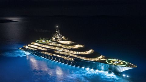 Bezos superyacht jeff Jeff Bezos