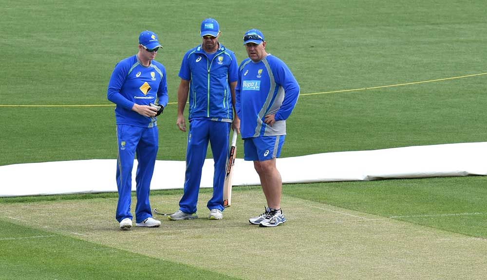 Steve Smith inspects the Hobart pitch. (AAP)