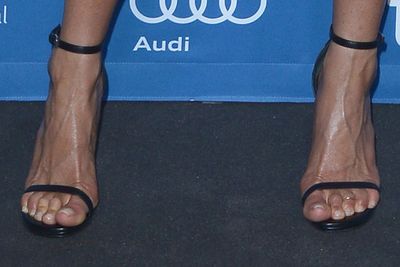 Wouldn't any of this actress' Friends have warned her about her visibly veiny feet?